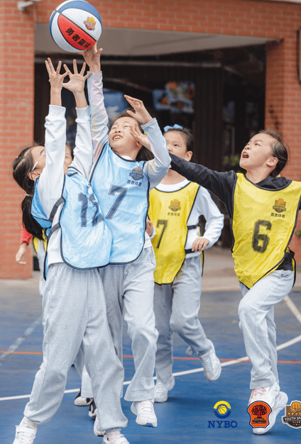 皇冠体育官网APP下载-Uzi迎来三赛季出色发挥，独行侠观众热烈欢呼！